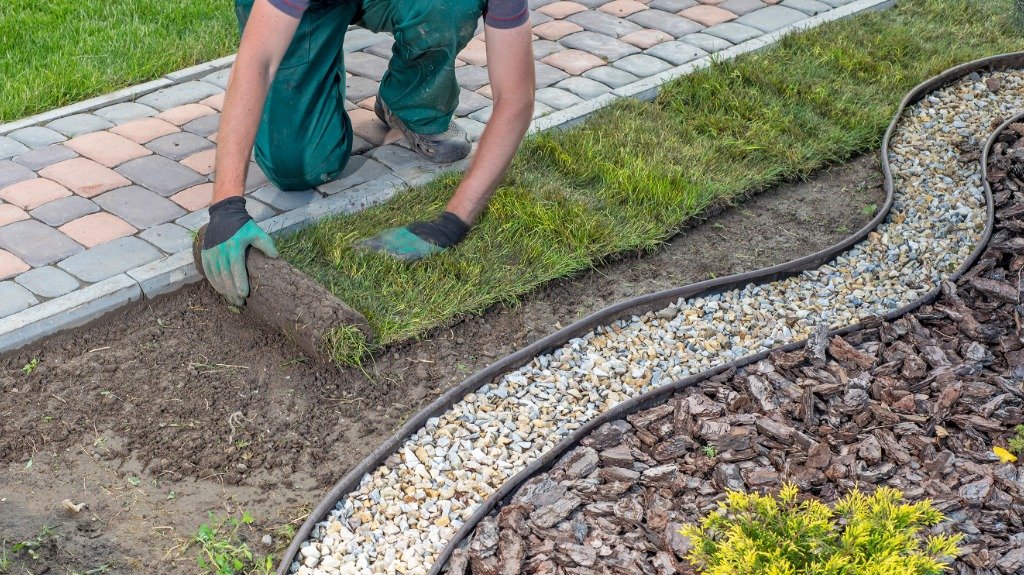 Path Ahead Bookkeeping - Landscapers and Seasonal Cash Flow - Budgeting for the Slow Months